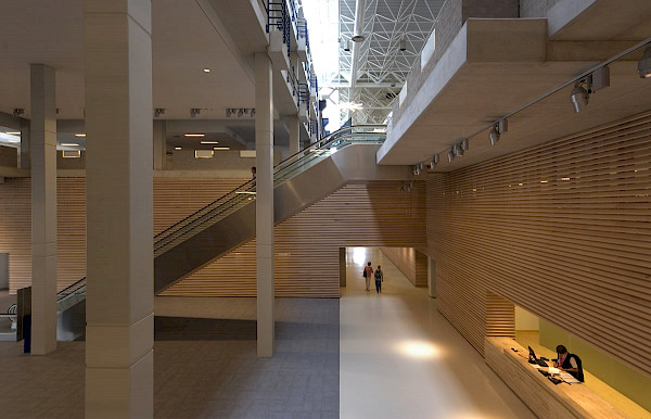 Veilige en slimme verlichting voor zorg & onderwijs - HBI-2